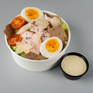 Салат Цезар з індичкою